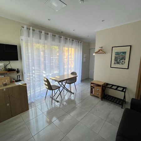 Appartement Au Calme Dans Un Espace Arbore Турет-сюр-Лу Екстериор снимка